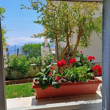 Secret Garden Lägenhet Kavala Exteriör bild