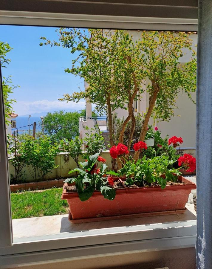Secret Garden Lägenhet Kavala Exteriör bild